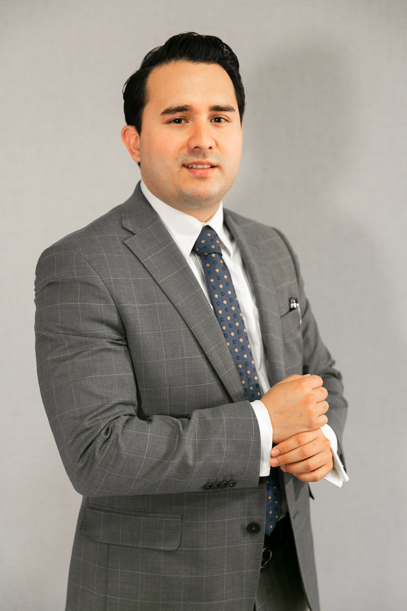 Alejandro Emiliano Reyna Curiel, Socio Jr. en Flores Gallegos Abogados