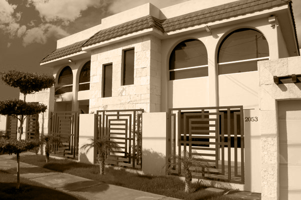Oficinas de Flores Gallegos Abogados en Av. Miguel Negrete 2053, Mexicali